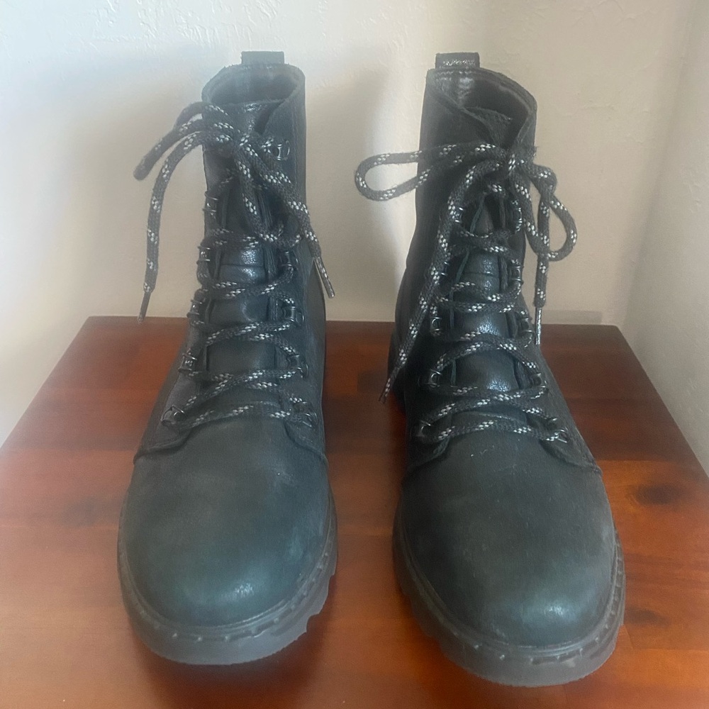 Sorel Black Leather Boots